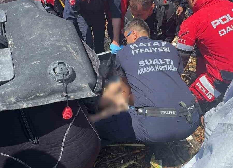 Hatay’da AFAD ve itfaiye ekipleri tarafından yapılan çalışmalarda, Asi Nehri