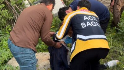 Hakkari’nin Şemdinli ilçesinde meydana gelen trafik kazasında 3 kişi yaralandı.