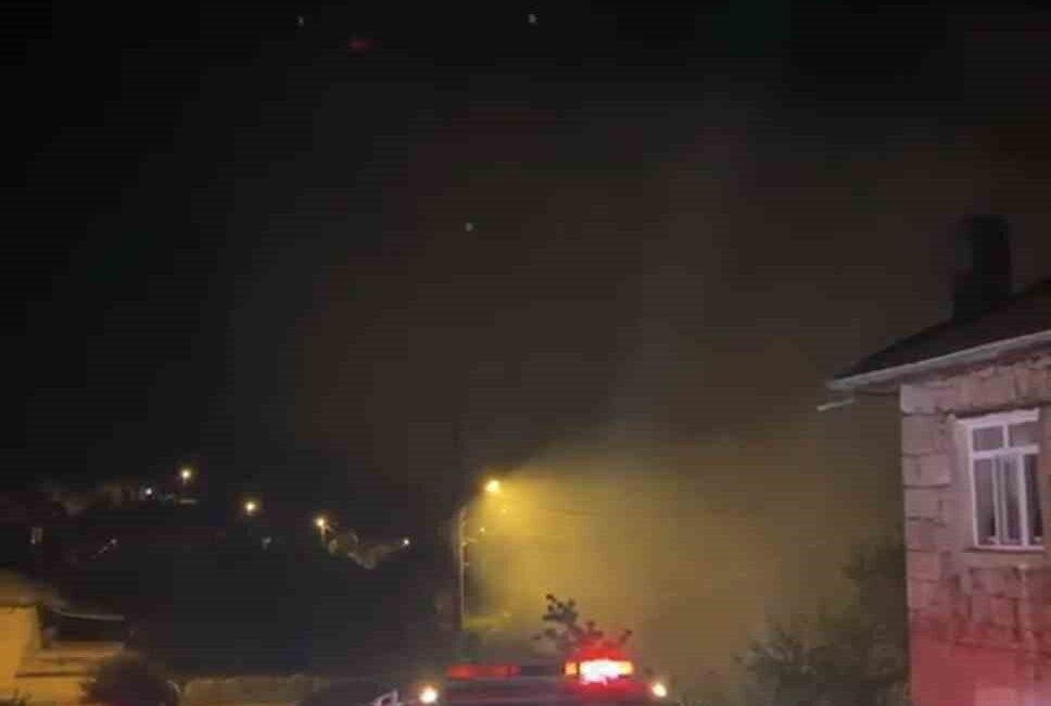 Seydişehir ilçesindeki bir samanlıktaki yangın, hızlı itfaiye müdahalesi ile kontrol