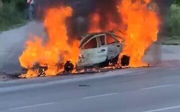 Bursa’da seyir halindeki bir araç henüz belirlenemeyen bir nedenle alev