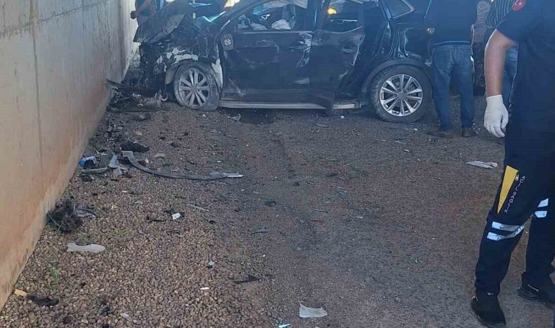 Çınar ilçesinde, bir otomobilin alt geçitte duvara çarpması sonucu 5