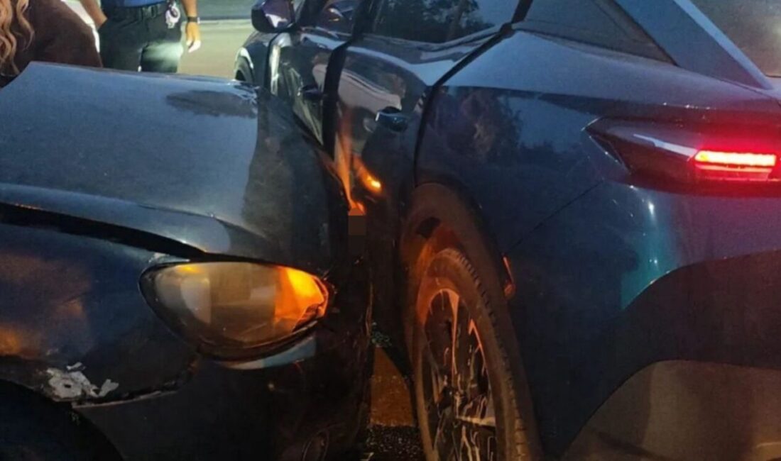 Siirt şehir merkezinde meydana gelen trafik kazasında, 15 Temmuz Demokrasi
