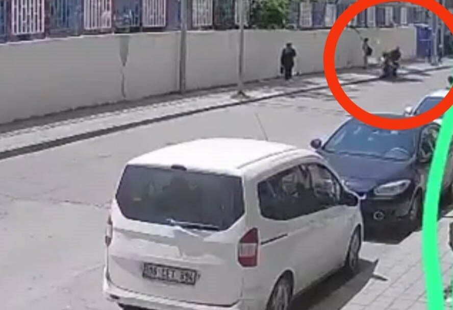 Siirt’in Kurtalan ilçesinde, 10 yaşındaki bir kız çocuğu motosiklet çarpması