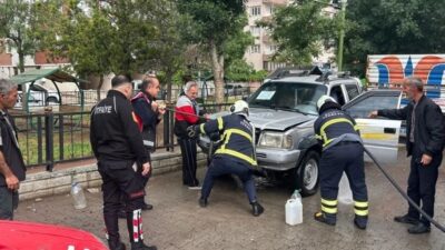 Siirt’te Kooperatif Mahallesi Hayrettin Özgen Parkı’nda cadde üzerinde park halinde