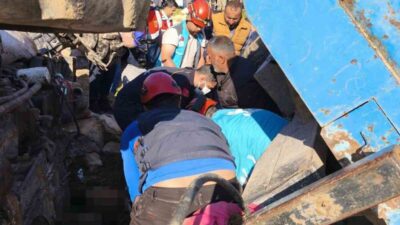Siirt’te, Emekçiler köyünde meydana gelen trafik kazasında, traktörün devrilmesi sonucu