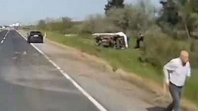 İstanbul Silivri’de, bir kamyonet sürücüsünün direksiyon kontrolünü kaybetmesi sonucu yoldan