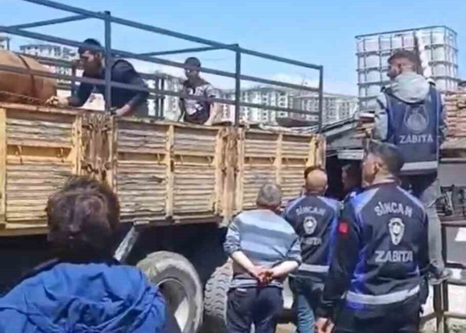 Sincan Belediyesi, Saraycık Mahallesi’nde kaçak ve ruhsatsız ahırlara yönelik gerçekleştirdiği