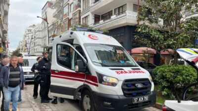 Sinop’ta bir hafif ticari aracın geri manevra yaparken çarptığı yaya
