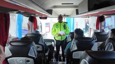 Sinop’ta polis ekipleri, Trafik Haftası kapsamında şehirler arası otobüs terminalinde