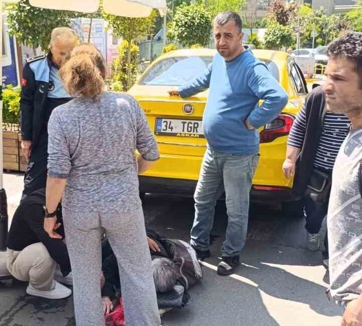 Şişli ilçesinde geri manevra yapan bir ticari taksi, yaşlı bir