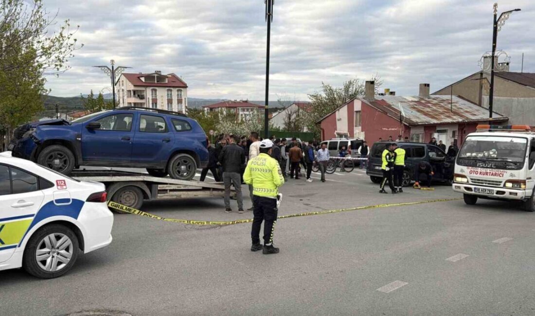 Sivas’ta meydana gelen trafik kazasında iki aracın kavşakta çarpışması sonucunda