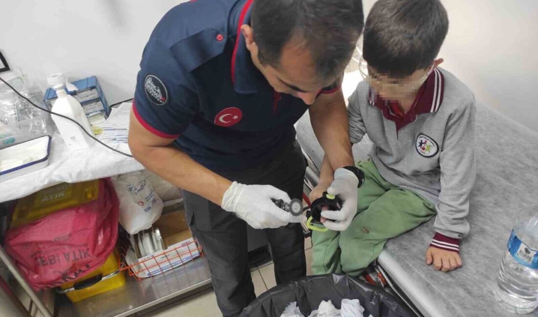 Batman’da, su matarasına sıkışan bir çocuğun parmağı, hastanede bulunan itfaiye