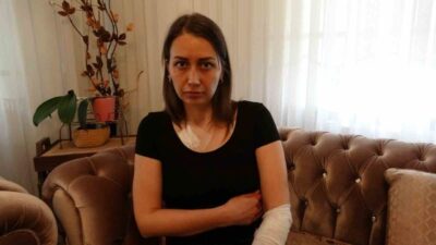 Sultangazi ilçesinde, boşanma sürecindeki eşinin aracını durduran saldırgan, genç kadını
