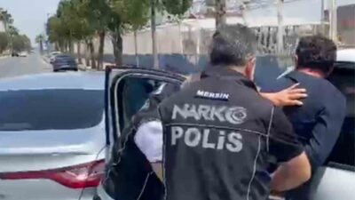 Mersin’de polis ekiplerinin teknik ve fiziki takibe aldığı bir araçta