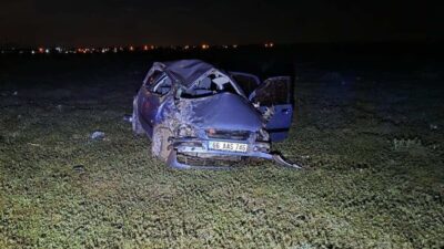 Afyonkarahisar’da meydana gelen bir trafik kazasında, bir otomobil kontrolden çıkarak