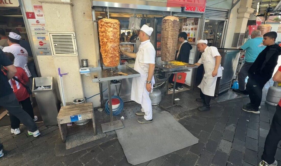 İGDAŞ, İstiklal Caddesi’nde bulunan ve Taksim Meydanı’nda sokak lezzetleri sunan