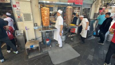 İGDAŞ, İstiklal Caddesi’nde bulunan ve Taksim Meydanı’nda sokak lezzetleri sunan