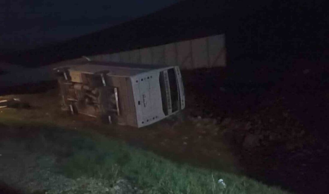 Sivas il sınırında meydana gelen trafik kazasında, 2’si ağır 27