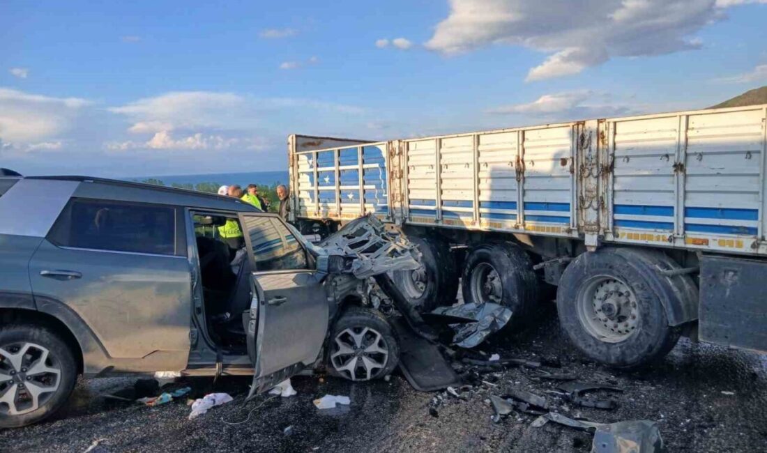 Tatvan ilçesinde akşam saatlerinde meydana gelen trafik kazasında toplam altı