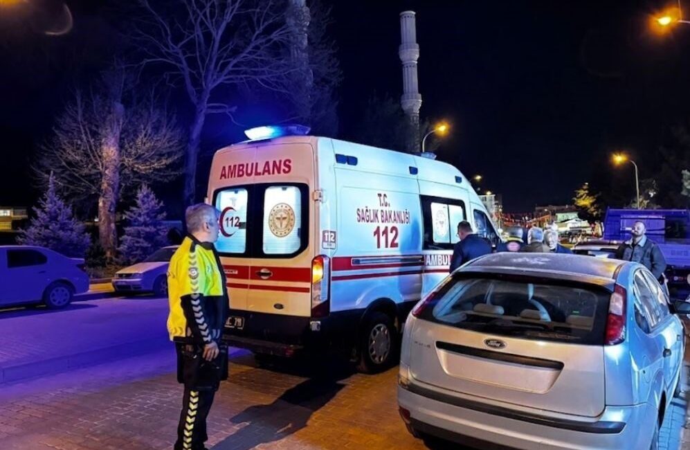 Tavşanlı ilçesinde meydana gelen trafik kazasında, bir motosikletin yayaya çarpması