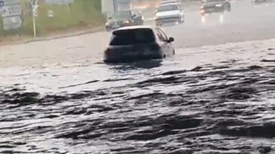 Tekirdağ’ın Süleymanpaşa ilçesinde meydana gelen yoğun sağanak yağış, yaklaşık 10