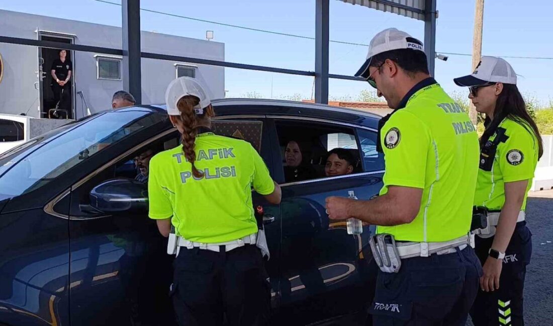 Tekirdağ’da trafik polisleri, Kurban Bayramı öncesinde sürücülerin güvenli bir şekilde