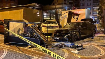 Tekirdağ’ın Hayrabolu ilçesinde meydana gelen trafik kazasında, kontrolden çıkan bir