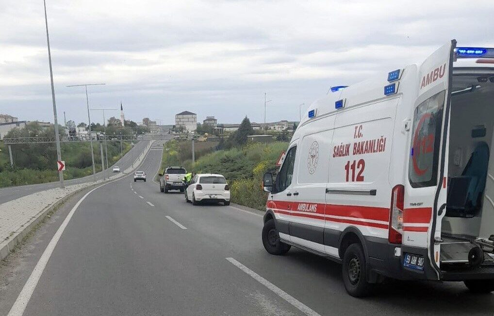 Muratlı ilçesinde meydana gelen bir trafik kazasında, bir yayaya otomobil