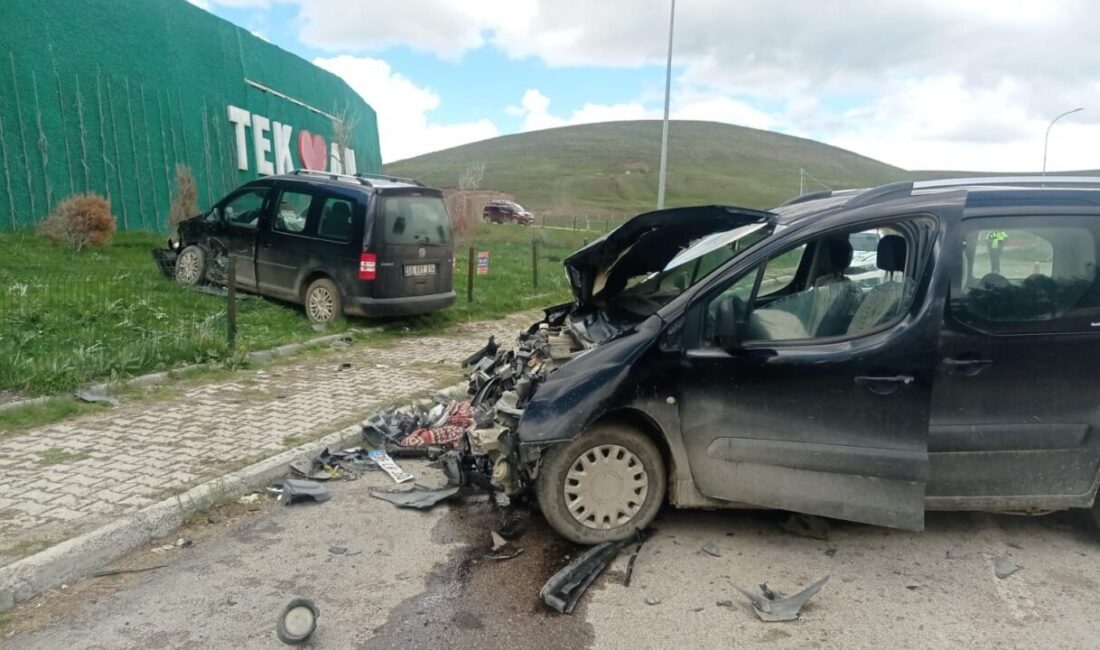 Erzurum’un Tekman ilçesinde yaşanan trafik kazasında 6 kişi yaralandı. Kaza,