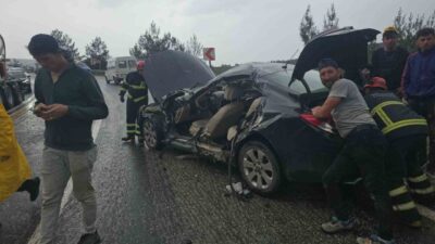 Bilecik’te meydana gelen bir trafik kazasında tır ile otomobil çarpıştı