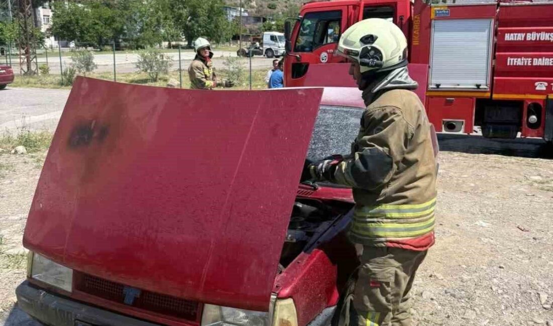 Hatay’ın İskenderun ilçesinde, Modernevler Mahallesi’nde seyir halindeki bir TOFAŞ marka