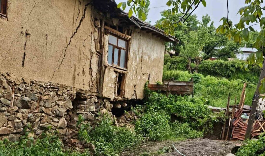 Tokat’ın Nebi köyünde şiddetli yağışlar sonucu bir heyelan meydana geldi.