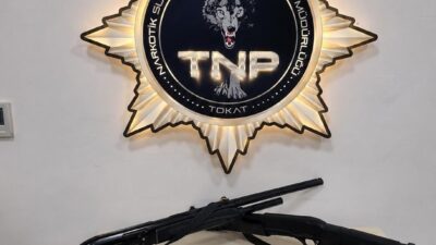 Tokat ilinde bir evde yapılan operasyonda uyuşturucu madde, hassas terazi