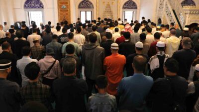 Tokyo ve çevresinde yaşayan Müslümanlar, Kurban Bayramı’nı Tokyo Camii’nde coşkuyla