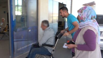 Kahramanmaraş’ta kurban kesimi sırasında yaralanan vatandaşlar, hastanelere akın etti. Vatandaşlardan