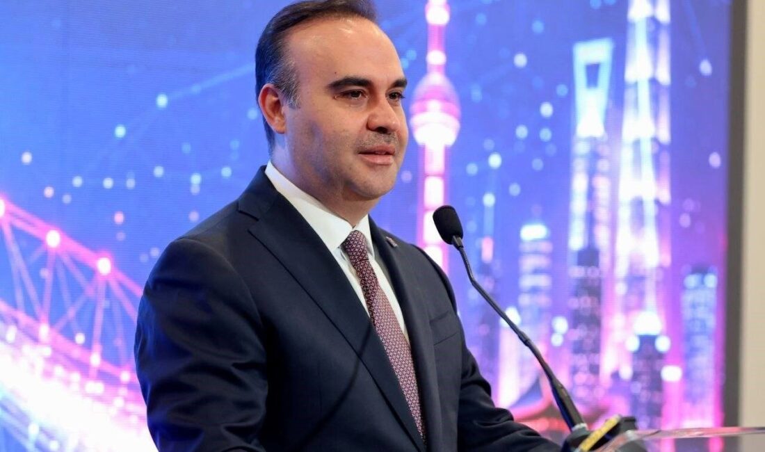 Sanayi ve Teknoloji Bakanı Mehmet Fatih Kacır, TÜBİTAK Bilim Olimpiyatları’nda