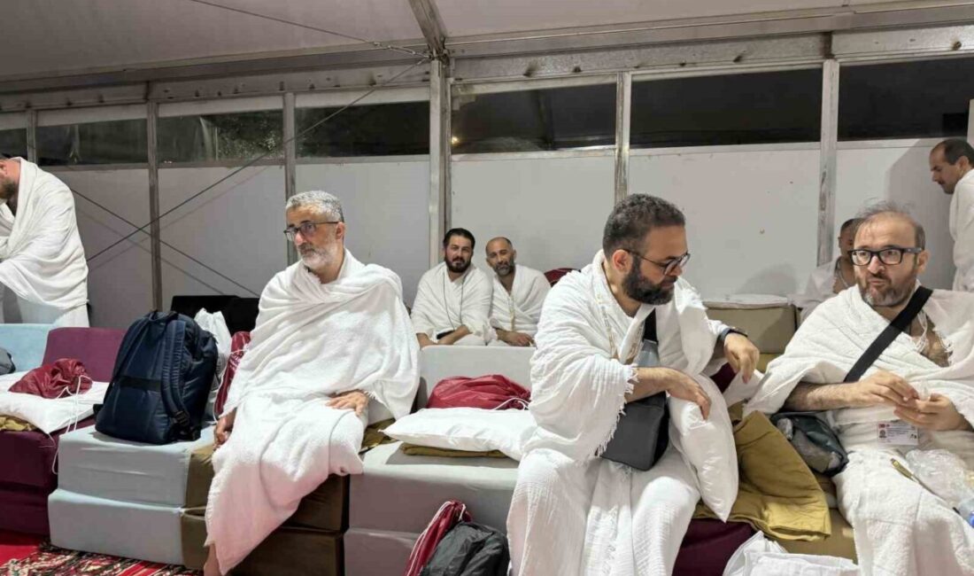 Türk hacı adayları, Mekke’den Arafat’a özel bir yol kullanarak 25