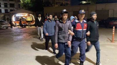 Bursa’nın İnegöl ilçesinde gerçekleştirilen operasyonda, kaçak yollarla ülkeye girdikleri tespit