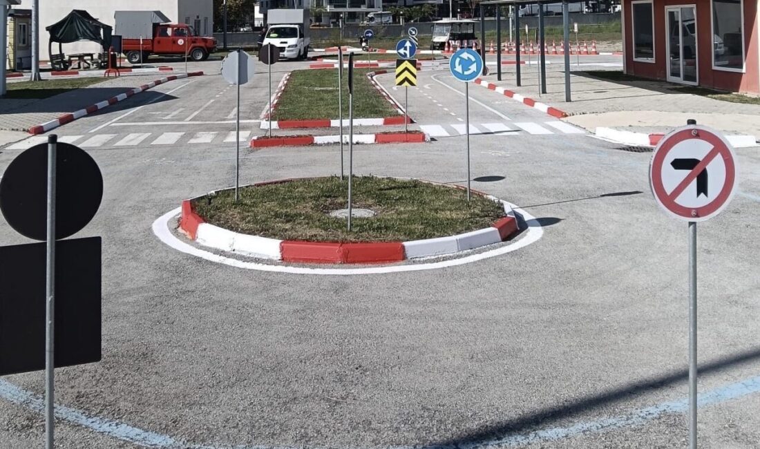 Uşak Belediyesi, Uşak Çocuk Trafik Eğitim Parkı’nda çocukların trafik kurallarını