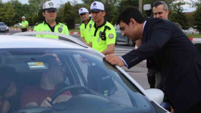 Uşak Valisi Serdar Kartal, Ankara-Uşak kara yolundaki Şehit Abdullah Bıyık