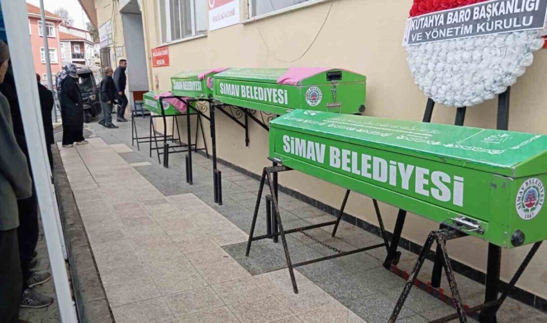 Uşak-İzmir karayolunda meydana gelen zincirleme trafik kazasında hayatını kaybeden 4