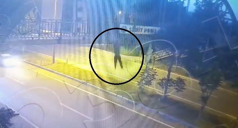 Hatay’ın Reyhanlı ilçesinde, intihar etmek için üst geçide çıkan 14