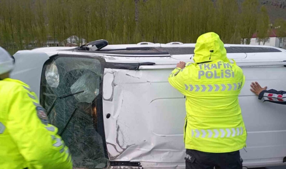 Van’ın Muradiye ilçesinde, bir otomobilin kontrolden çıkarak takla atması sonucu