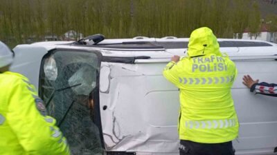 Van’ın Muradiye ilçesinde, bir otomobilin kontrolden çıkarak takla atması sonucu