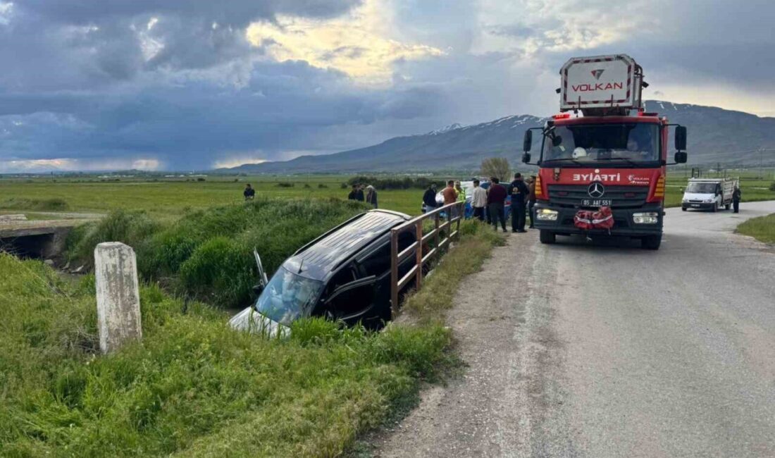 Van’ın Muradiye ilçesinde bir kamyonetin su kanalına düşmesi sonucu meydana