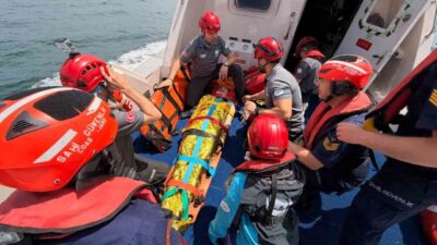 Yalova kıyılarında çalışan bir kuru yük gemisindeki bir personel, güvertede