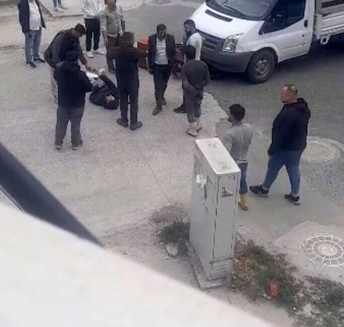 Kapaklı ilçesinde kamyonet ile motosikletin çarpışması sonucu yaralanan motosiklet sürücüsü,