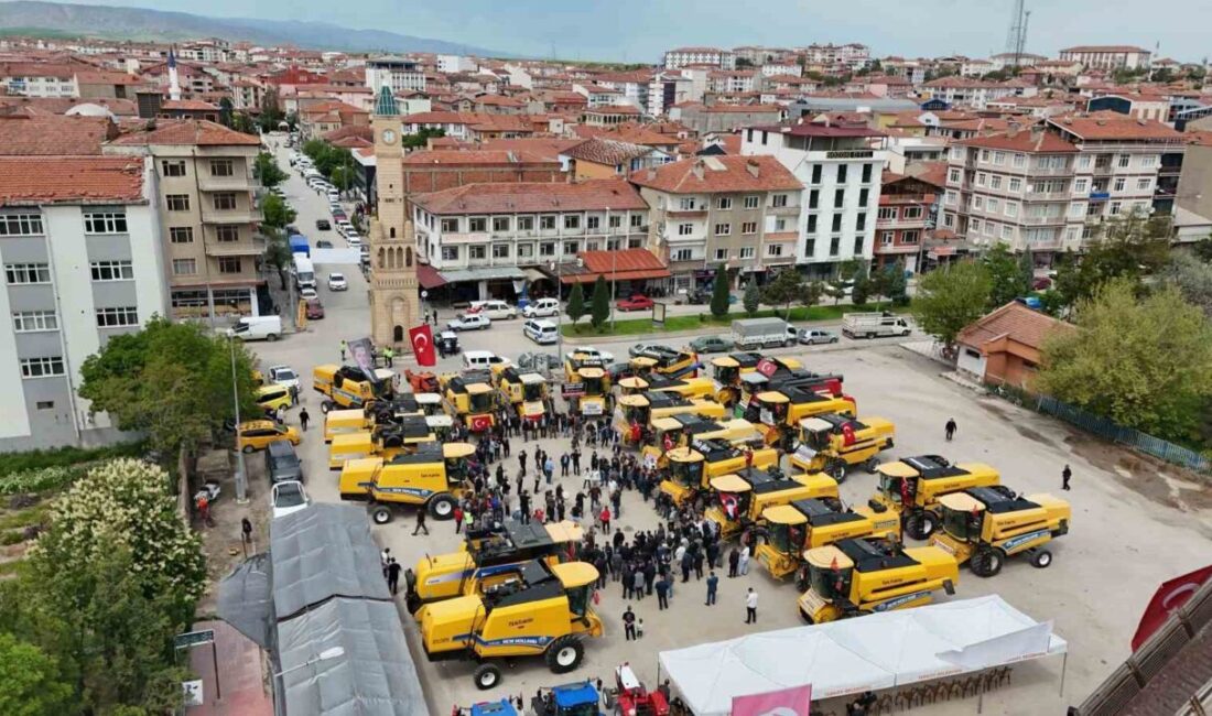 Yozgat’ın Yerköy ilçesinde, hasat sezonunun başlamasıyla birlikte düzenlenen “Biçerdöver Uğurlama