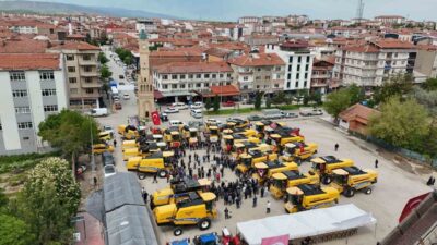 Yozgat’ın Yerköy ilçesinde, hasat sezonunun başlamasıyla birlikte düzenlenen “Biçerdöver Uğurlama