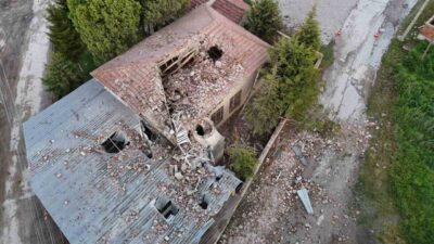 Eskişehir’de bir cami minaresine yıldırım düşmesi sonucu yaşanan olayda temizlik